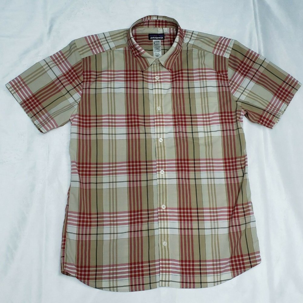 Patagonia Men's Large Short Sleeve button Up Large